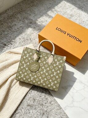 Louis Vuitton MM Green